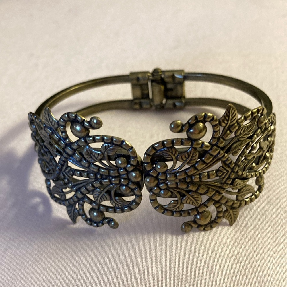 NWOT - Brassy Textured Spring Hinge Style Cuff Bracelet